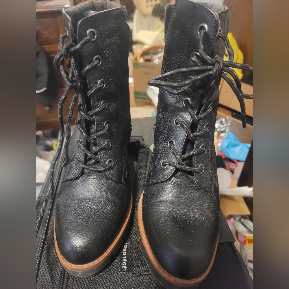 Naturalizer black heeled combat style boot